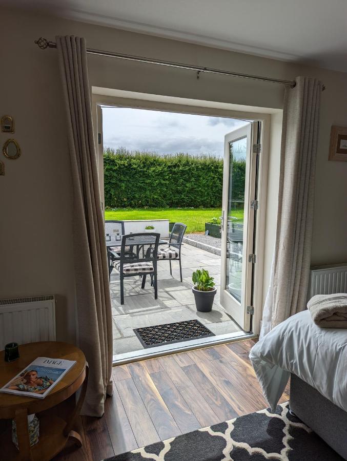 Brona Dempsey Bed & Breakfast Birr Bagian luar foto