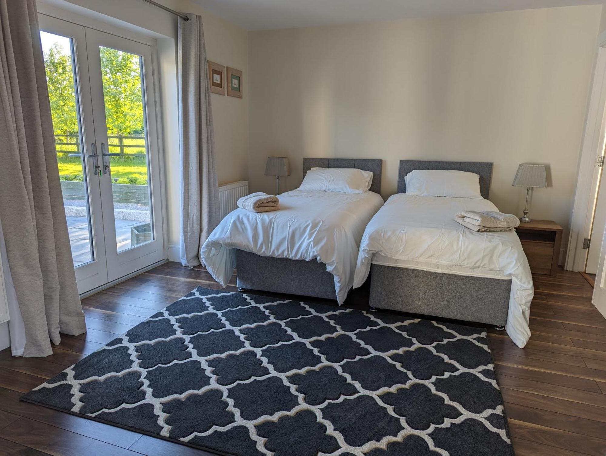 Brona Dempsey Bed & Breakfast Birr Bagian luar foto